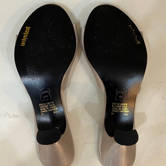 Unlisted, Fabric Heels with Genuine Leather Sole - Size 8.5 - Picture 6 of 7